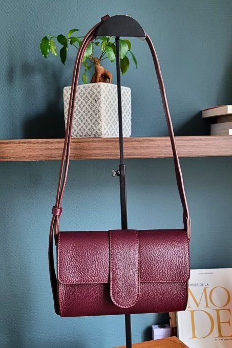 sac_baguette_en_cuir_bordeaux_printemps_88