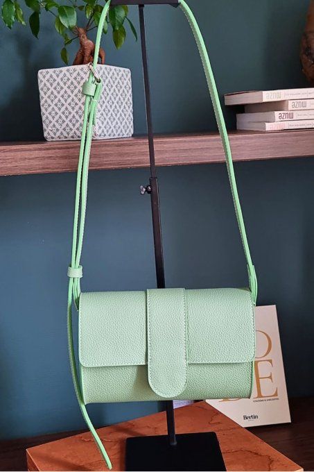 sac_baguette_et_bandouliere_en_cuir_vert_tilleul_printemps_88