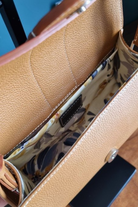 Sac à main "Nimué" en cuir camel